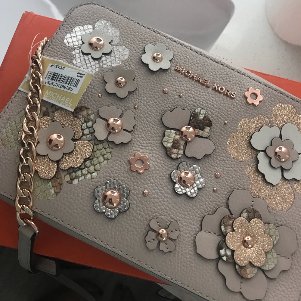 Cross body